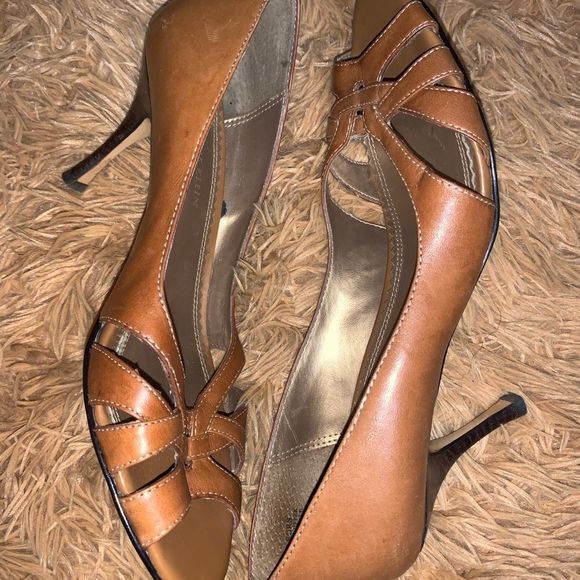 Anne Klein Brown Peep Toe Heels - Picture 3 of 8